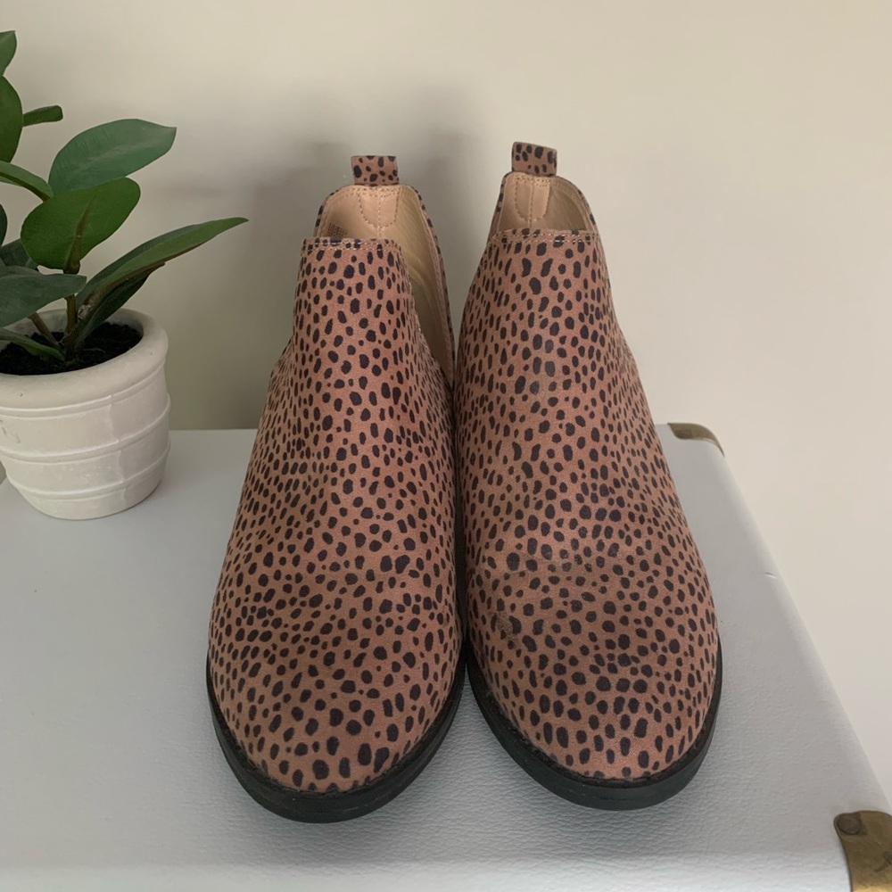 Universal Thread Leopard Booties - Picture 2 of 4